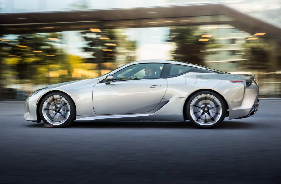  Lexus LC500h 2017 года  (NA) (фото 40 из 40)